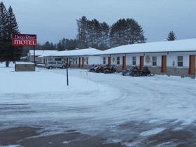 Deep River Motel