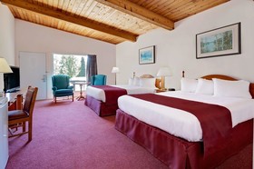 Ramada by Wyndham Gananoque Provincial Inn