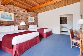 Ramada by Wyndham Gananoque Provincial Inn