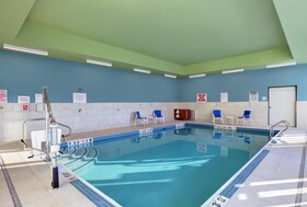 Holiday Inn Express Kingston West