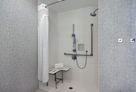 Holiday Inn Express Kingston West