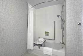 Holiday Inn Express Kingston West