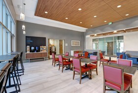 Holiday Inn Express Kingston West