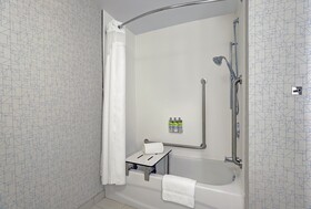 Holiday Inn Express Kingston West