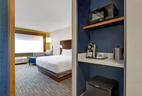 Holiday Inn Express Kingston West