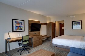 Holiday Inn Express Kingston West