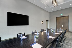 Holiday Inn Express Kingston West