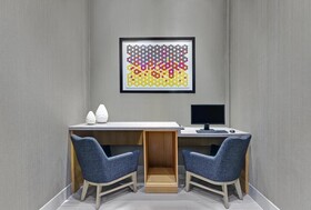 Holiday Inn Express Kingston West