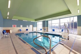 Holiday Inn Express Kingston West