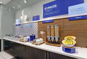 Holiday Inn Express Kingston West