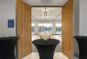 Holiday Inn Express Kingston West
