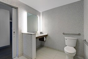 Holiday Inn Express Kingston West