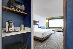 Holiday Inn Express Kingston West
