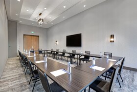 Holiday Inn Express Kingston West