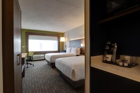 Holiday Inn Express Kingston West