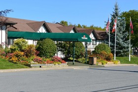 Mcintosh Country Inn - Conference Centre