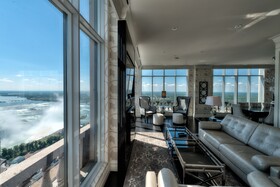 Hilton Niagara Falls/ Fallsview Hotel & Suites