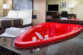 Super 8 by Wyndham Niagara Falls by the Falls