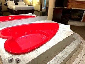 Super 8 by Wyndham Niagara Falls by the Falls