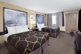 Super 8 by Wyndham Niagara Falls by the Falls