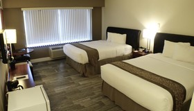 The Peninsula Inn & Resort