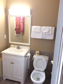 Knights Inn Oshawa