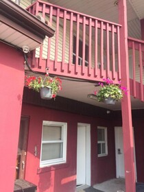 Knights Inn Oshawa