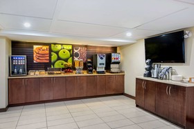 La Quinta Inn & Suites by Wyndham Oshawa