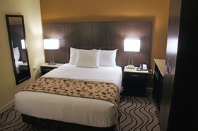 La Quinta Inn & Suites by Wyndham Oshawa