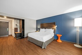 Tru by Hilton Oshawa