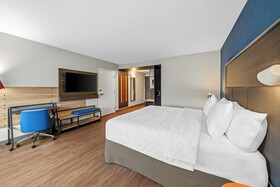 Tru by Hilton Oshawa