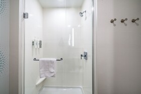 Tru by Hilton Oshawa