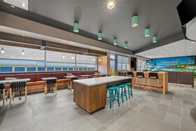 Tru by Hilton Oshawa