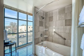 Best Western Plus Perth Parkside Inn & Spa