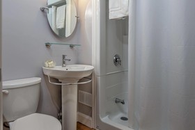 Picton Harbour Inn