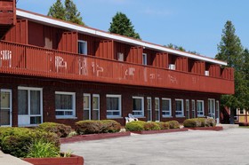 Tobermory Lodge & Motel