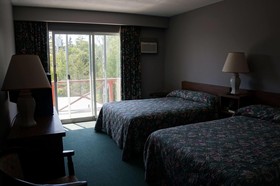 Tobermory Lodge & Motel