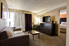 Best Western Plus Toronto North York Hotel & Suites