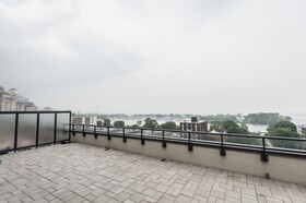 Life Suites Fort York Central Condo