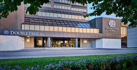 DoubleTree by Hilton Windsor Hotel & Suites