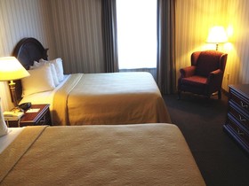 Quality Hotel & Suites Woodstock