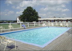 Canadas Best Value Inn & Suites