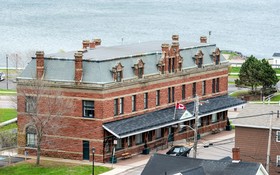 Sydney Boutique Inn & Suites