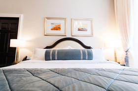 Sydney Boutique Inn & Suites