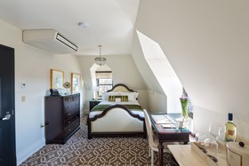 Sydney Boutique Inn & Suites