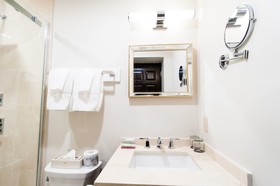 Sydney Boutique Inn & Suites