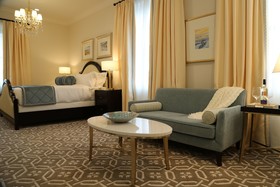 Sydney Boutique Inn & Suites