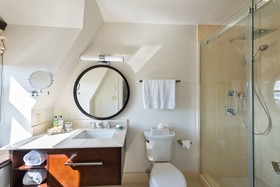 Sydney Boutique Inn & Suites
