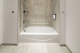 Hyatt Place Montreal Airport