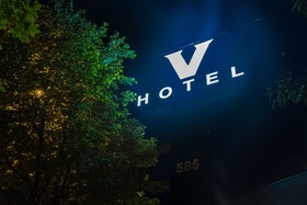Hotel V